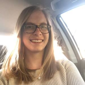 Meet your Posher, Adrienne